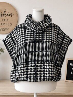 4 for $25 🖤 Black & White Plaid Cowl Neck Poncho Sweater | One Size 🖤